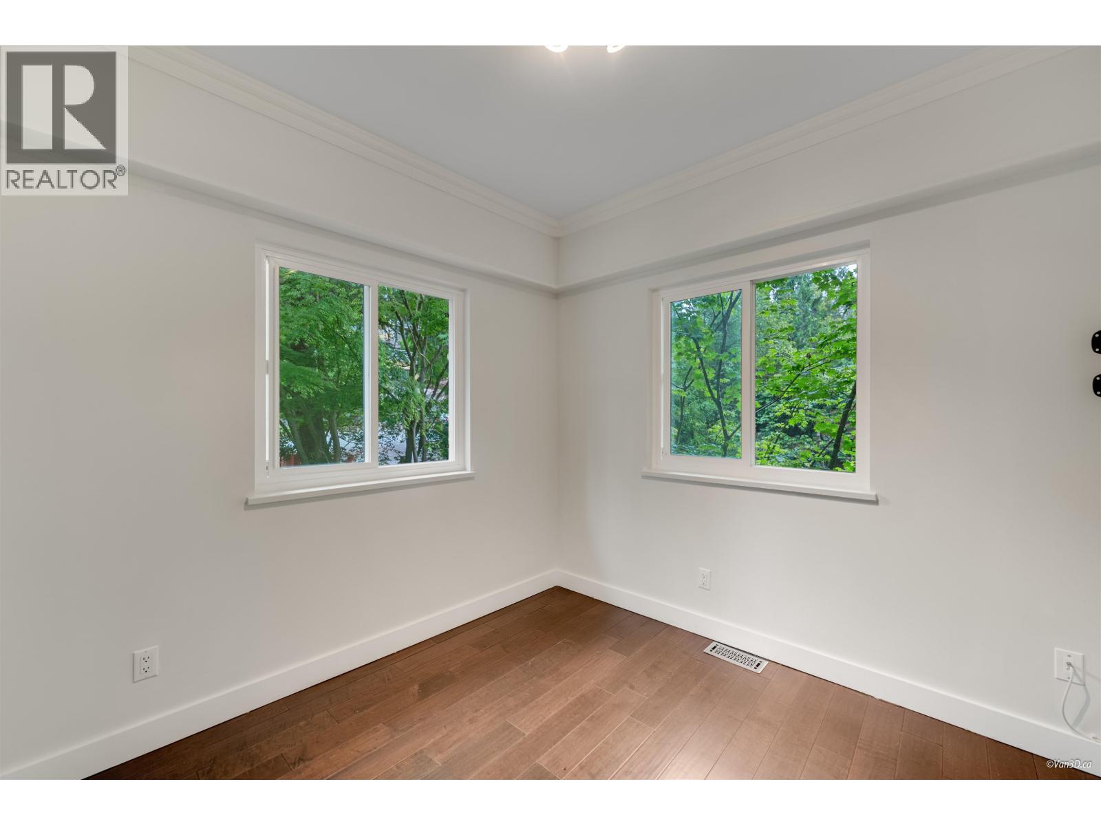 271 MONTROYAL BOULEVARD, North Vancouver
