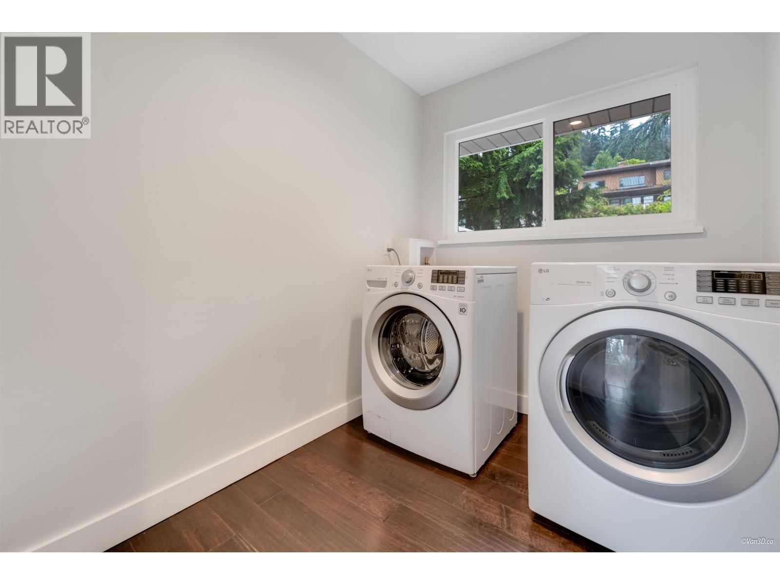 271 MONTROYAL BOULEVARD, North Vancouver