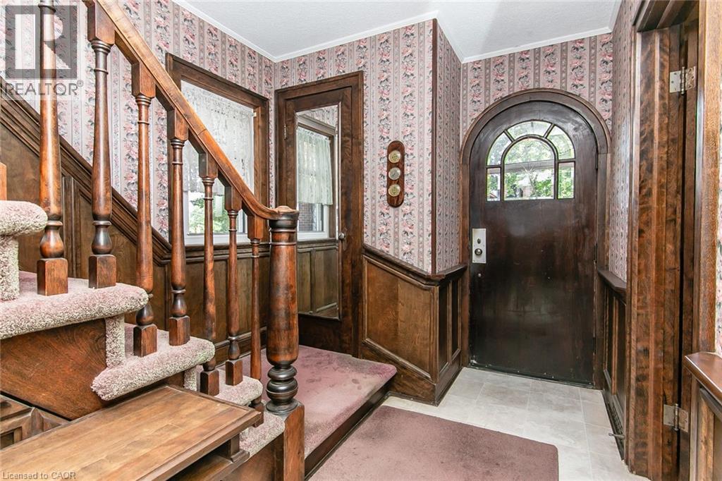 Photo 6 of 260 Cameron Street N, Kitchener ON