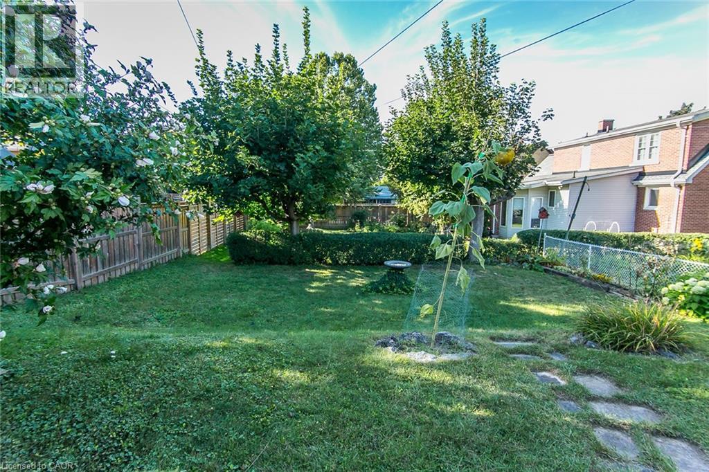 Photo 40 of 260 Cameron Street N, Kitchener ON