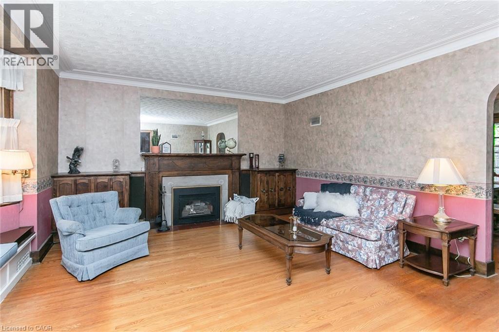 Photo 8 of 260 Cameron Street N, Kitchener ON
