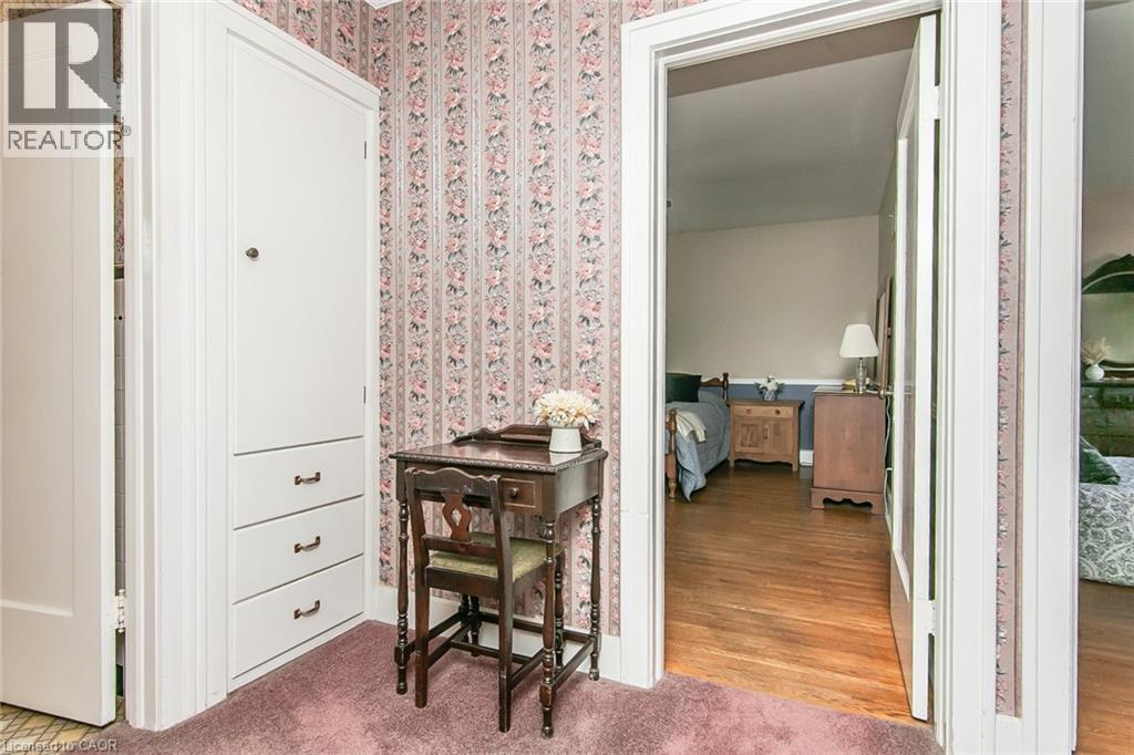 Photo 23 of 260 Cameron Street N, Kitchener ON