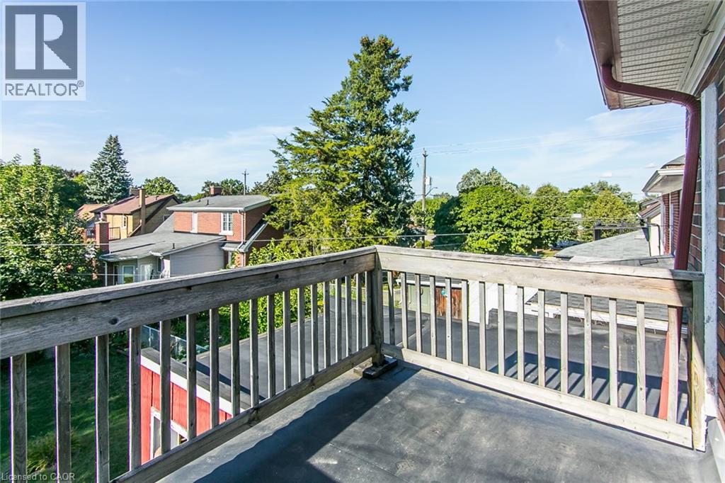Photo 31 of 260 Cameron Street N, Kitchener ON