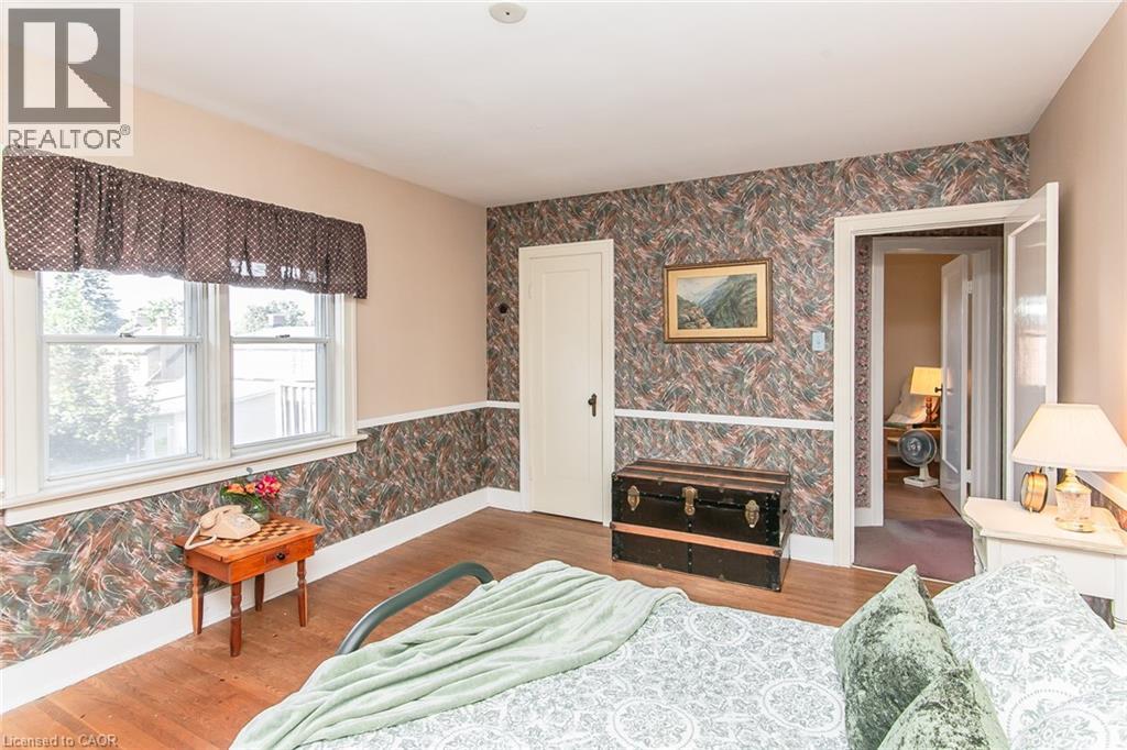 Photo 28 of 260 Cameron Street N, Kitchener ON