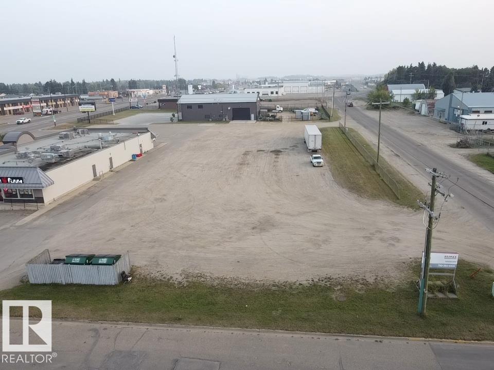 Photo 3 of 4640 57 St, Wetaskiwin AB