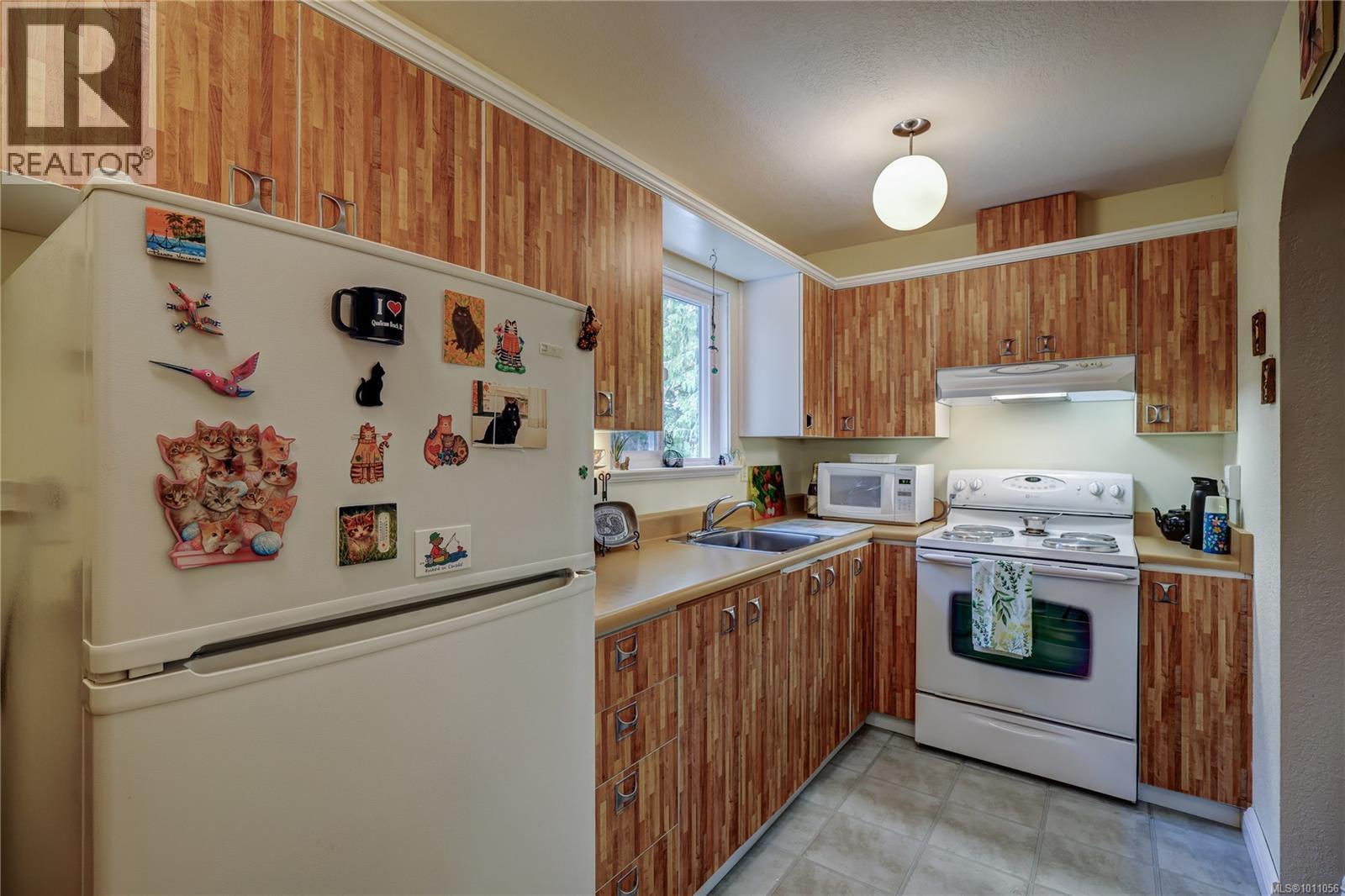 Photo 16 of 6 322 Village Way, Qualicum Beach BC
