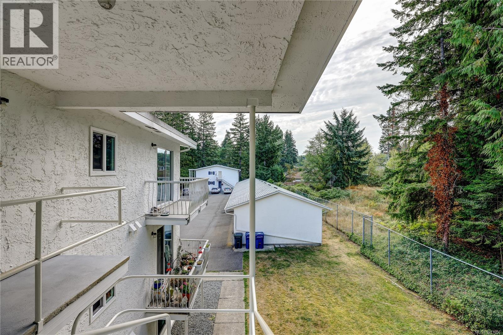 Photo 23 of 6 322 Village Way, Qualicum Beach BC