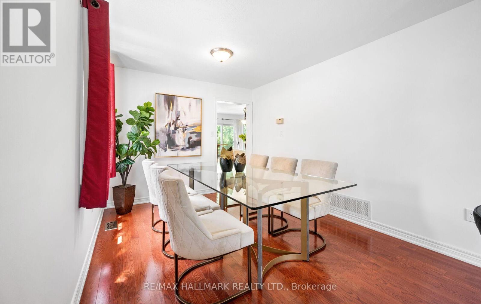 Photo 10 of 26 Aishford Road, Bradford West Gwillimbury ON