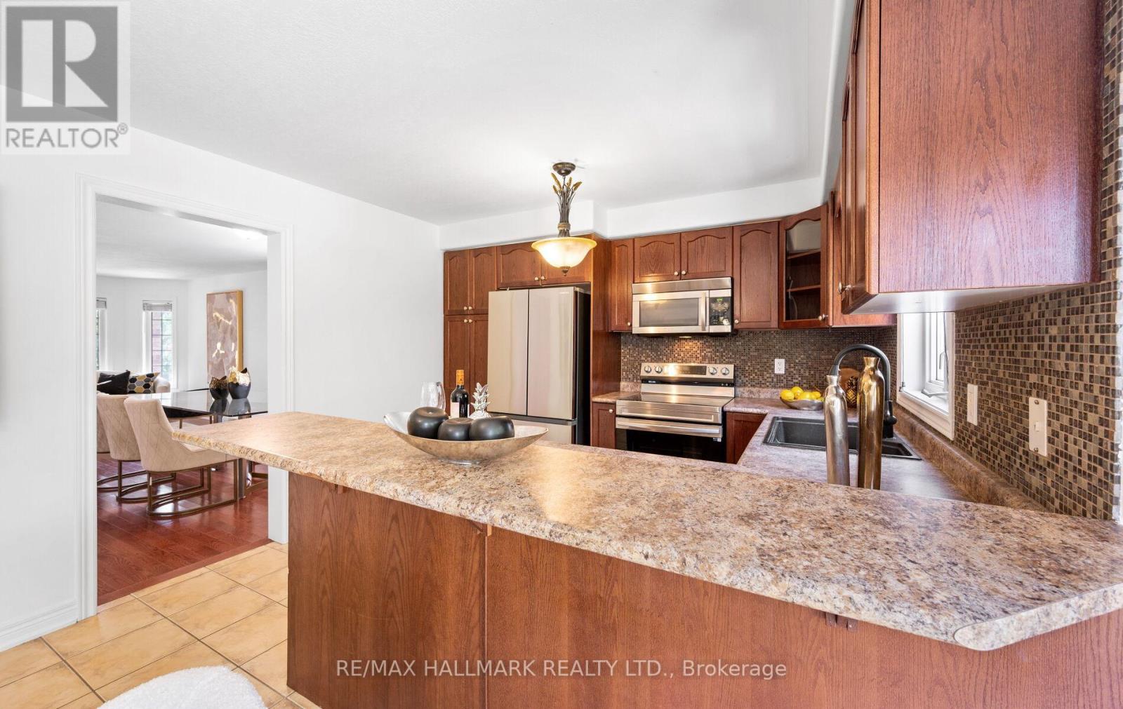 Photo 17 of 26 Aishford Road, Bradford West Gwillimbury ON