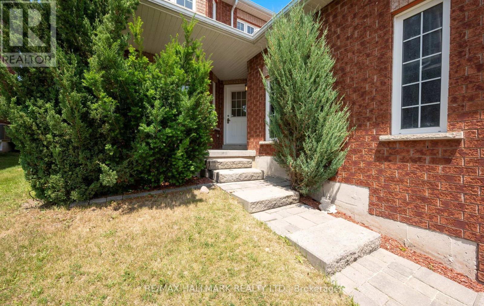 Photo 2 of 26 Aishford Road, Bradford West Gwillimbury ON