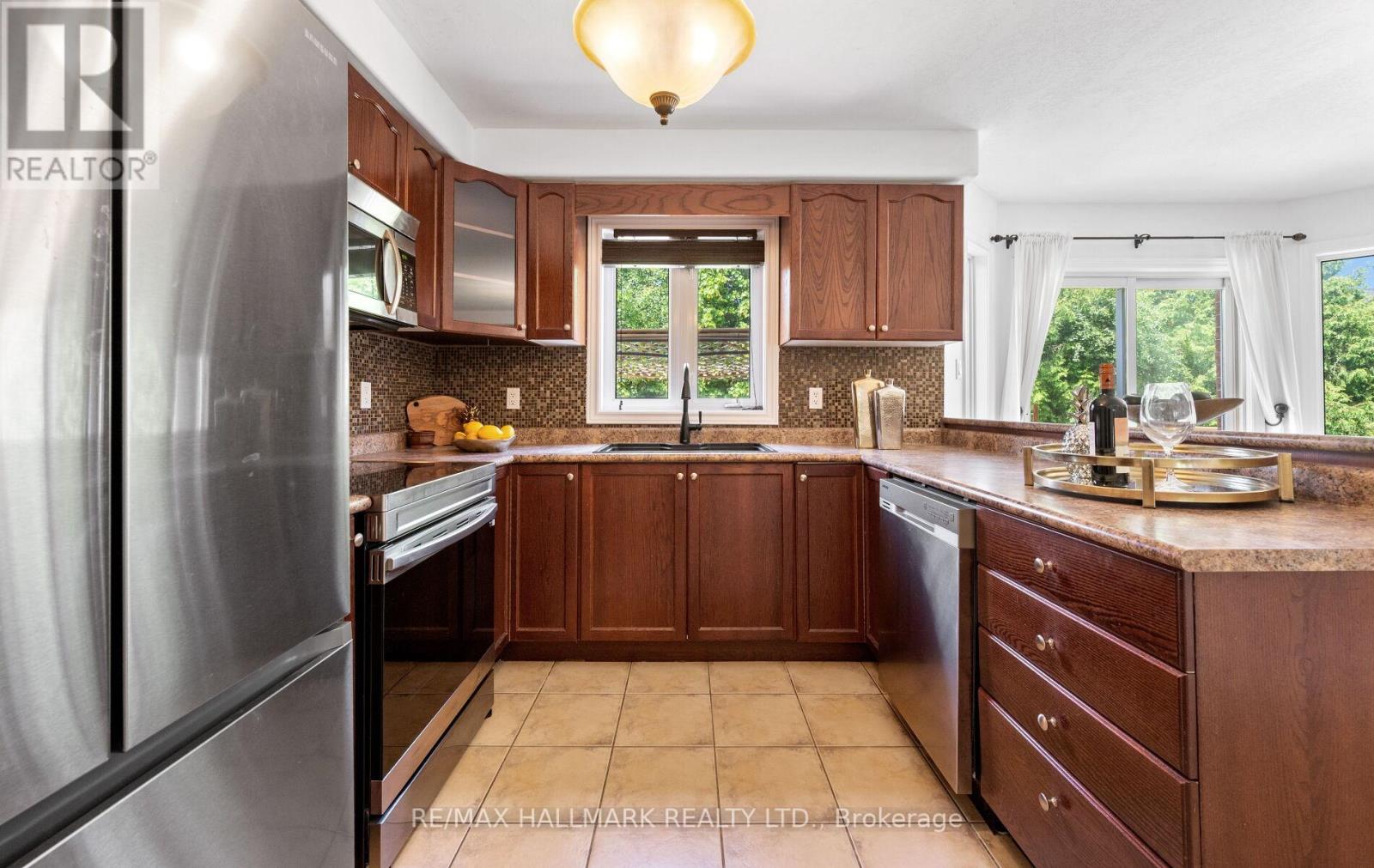 Photo 21 of 26 Aishford Road, Bradford West Gwillimbury ON
