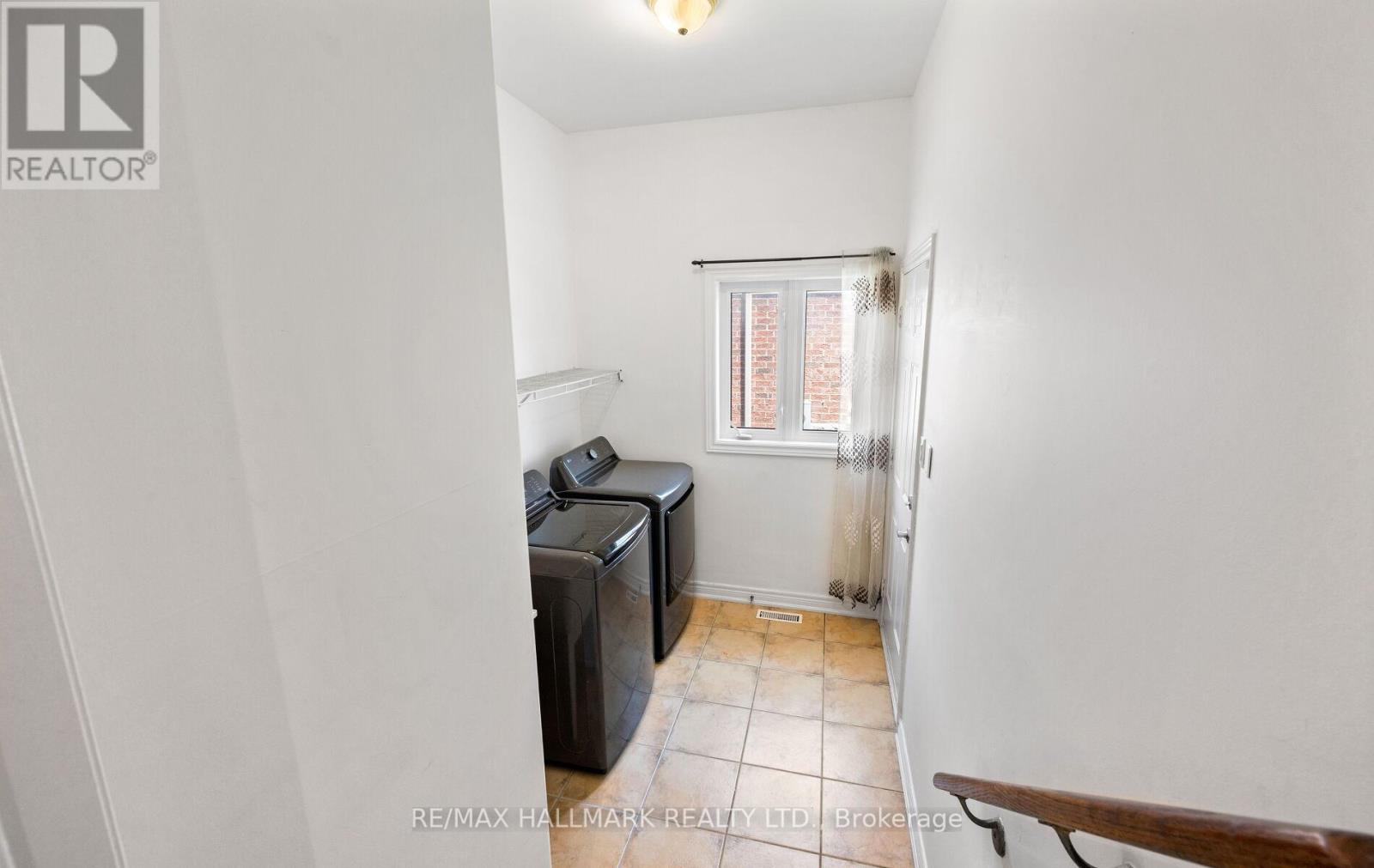 Photo 25 of 26 Aishford Road, Bradford West Gwillimbury ON