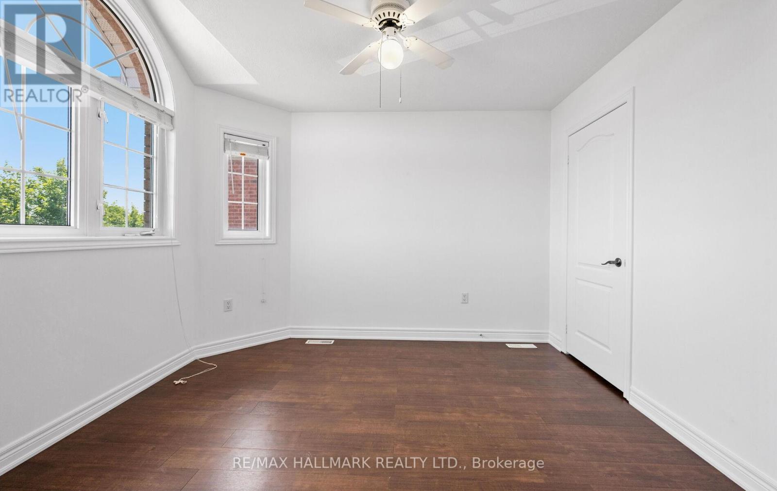 Photo 35 of 26 Aishford Road, Bradford West Gwillimbury ON