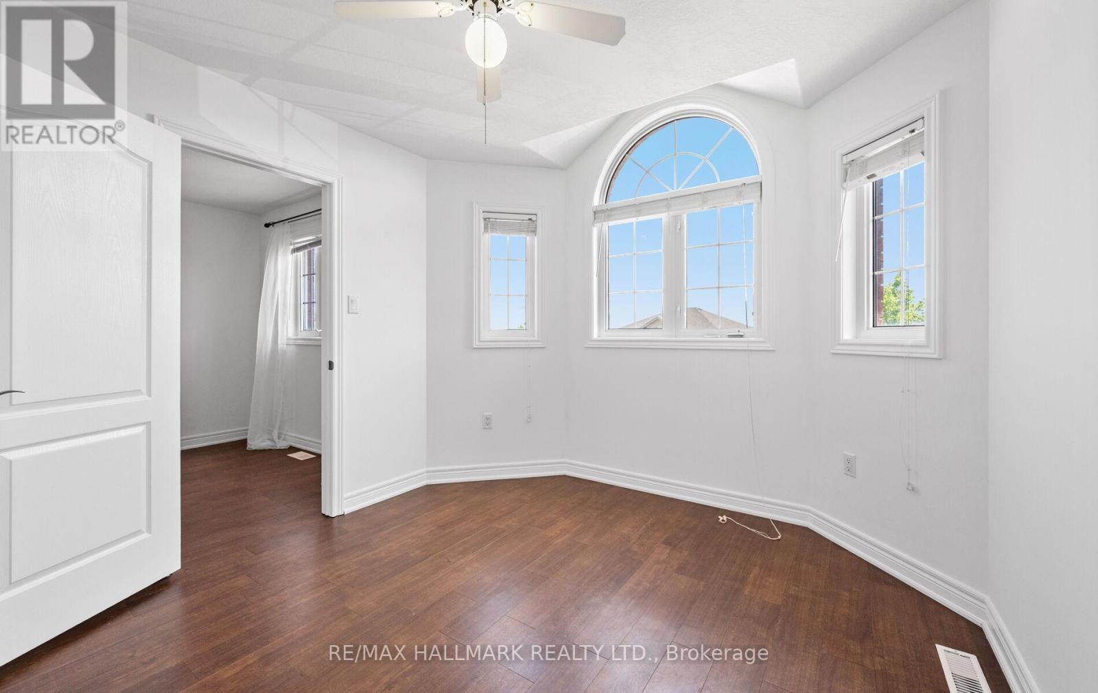 Photo 36 of 26 Aishford Road, Bradford West Gwillimbury ON
