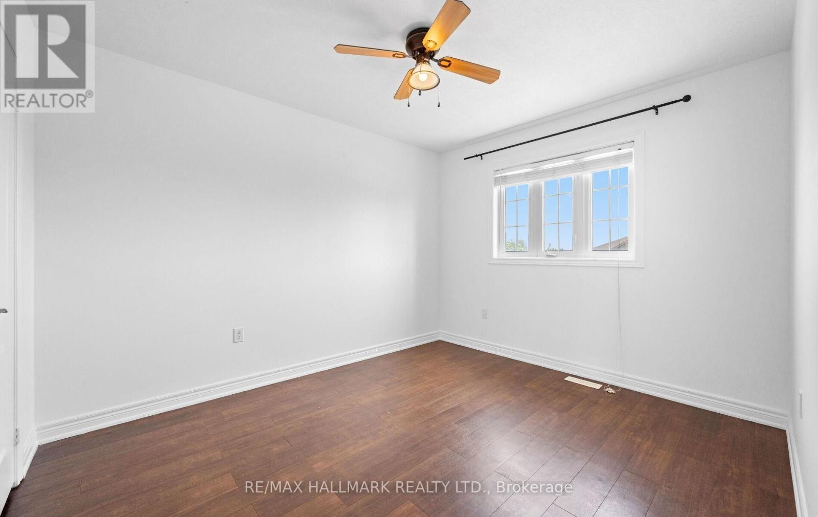 Photo 37 of 26 Aishford Road, Bradford West Gwillimbury ON