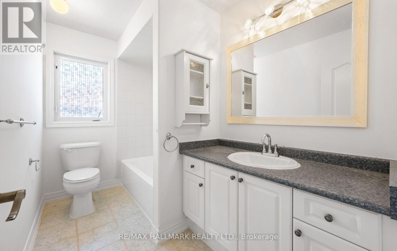 Photo 39 of 26 Aishford Road, Bradford West Gwillimbury ON