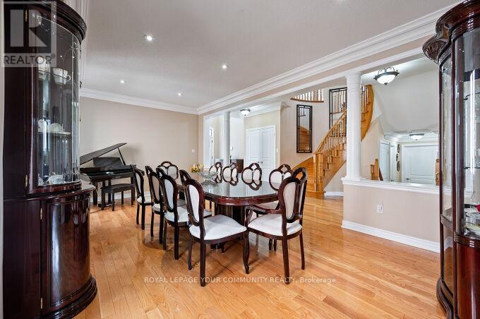 Photo 11 of 40 Barberry Crescent, Richmond Hill ON