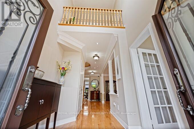 Photo 13 of 40 Barberry Crescent, Richmond Hill ON