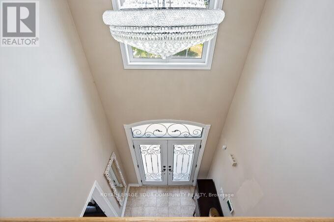 Photo 17 of 40 Barberry Crescent, Richmond Hill ON