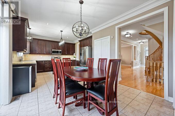 Photo 22 of 40 Barberry Crescent, Richmond Hill ON