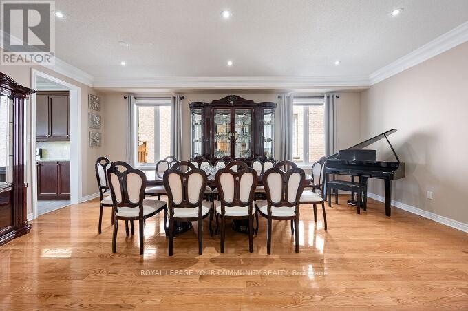 Photo 24 of 40 Barberry Crescent, Richmond Hill ON