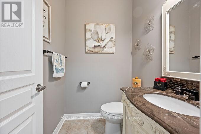 Photo 26 of 40 Barberry Crescent, Richmond Hill ON