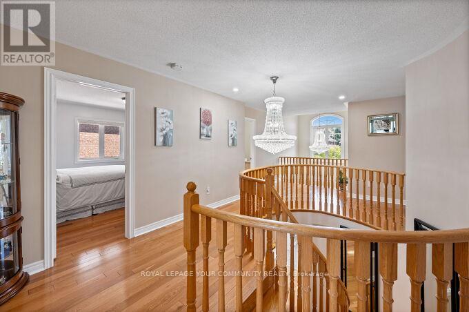 Photo 41 of 40 Barberry Crescent, Richmond Hill ON