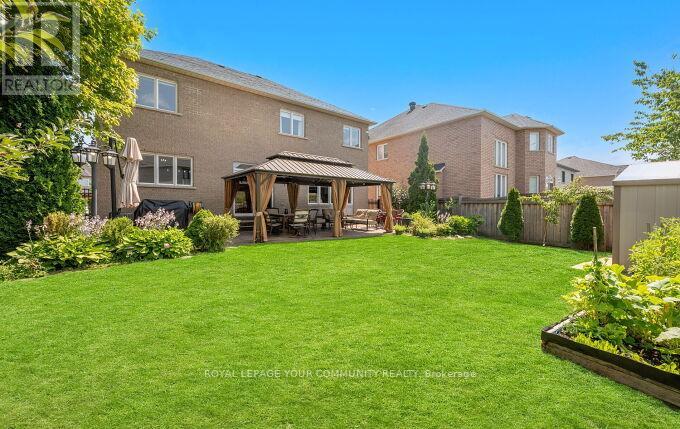 Photo 43 of 40 Barberry Crescent, Richmond Hill ON
