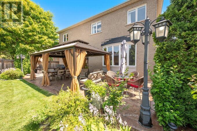 Photo 44 of 40 Barberry Crescent, Richmond Hill ON