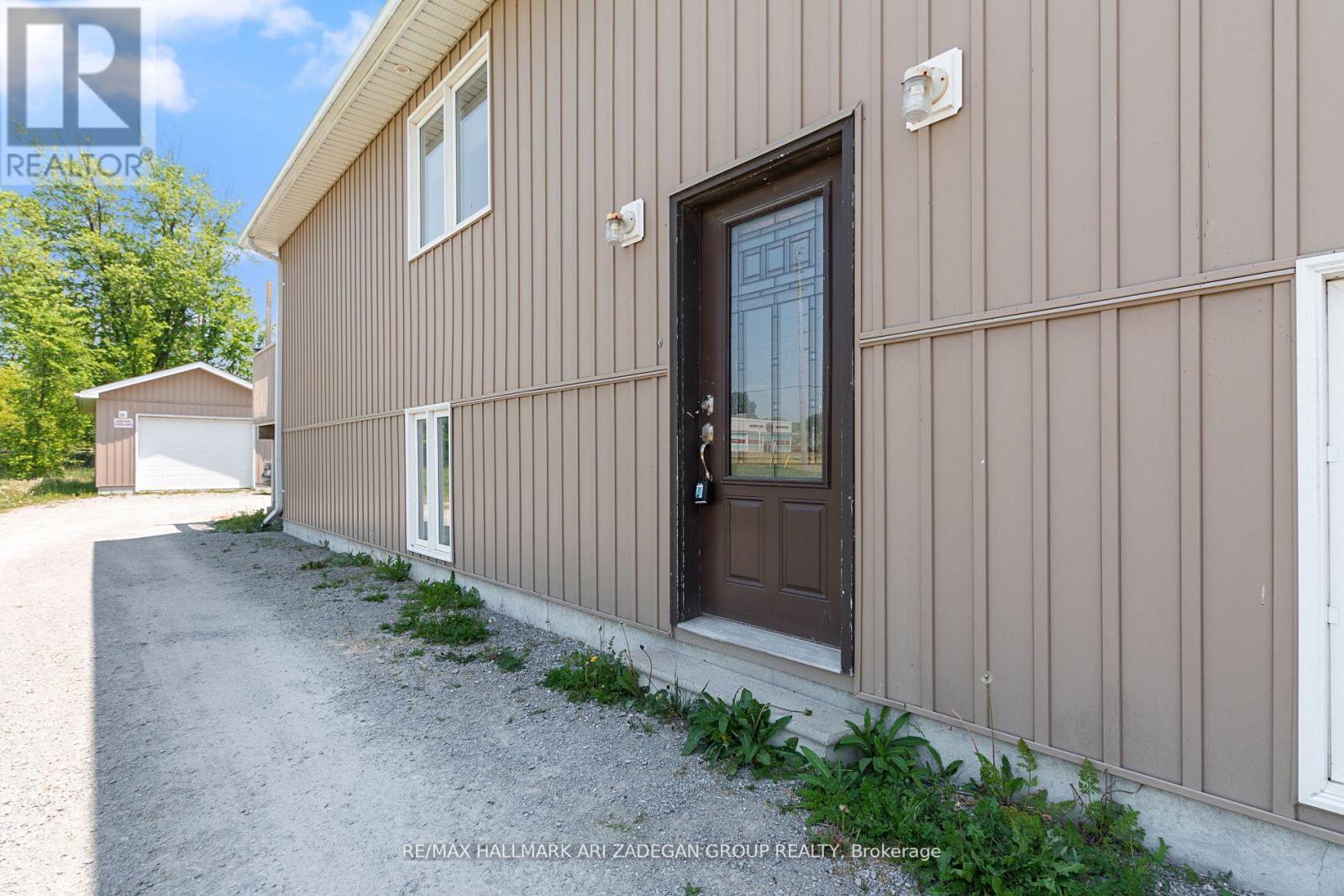 Photo 2 of Lower 177 The Queensway, Georgina ON