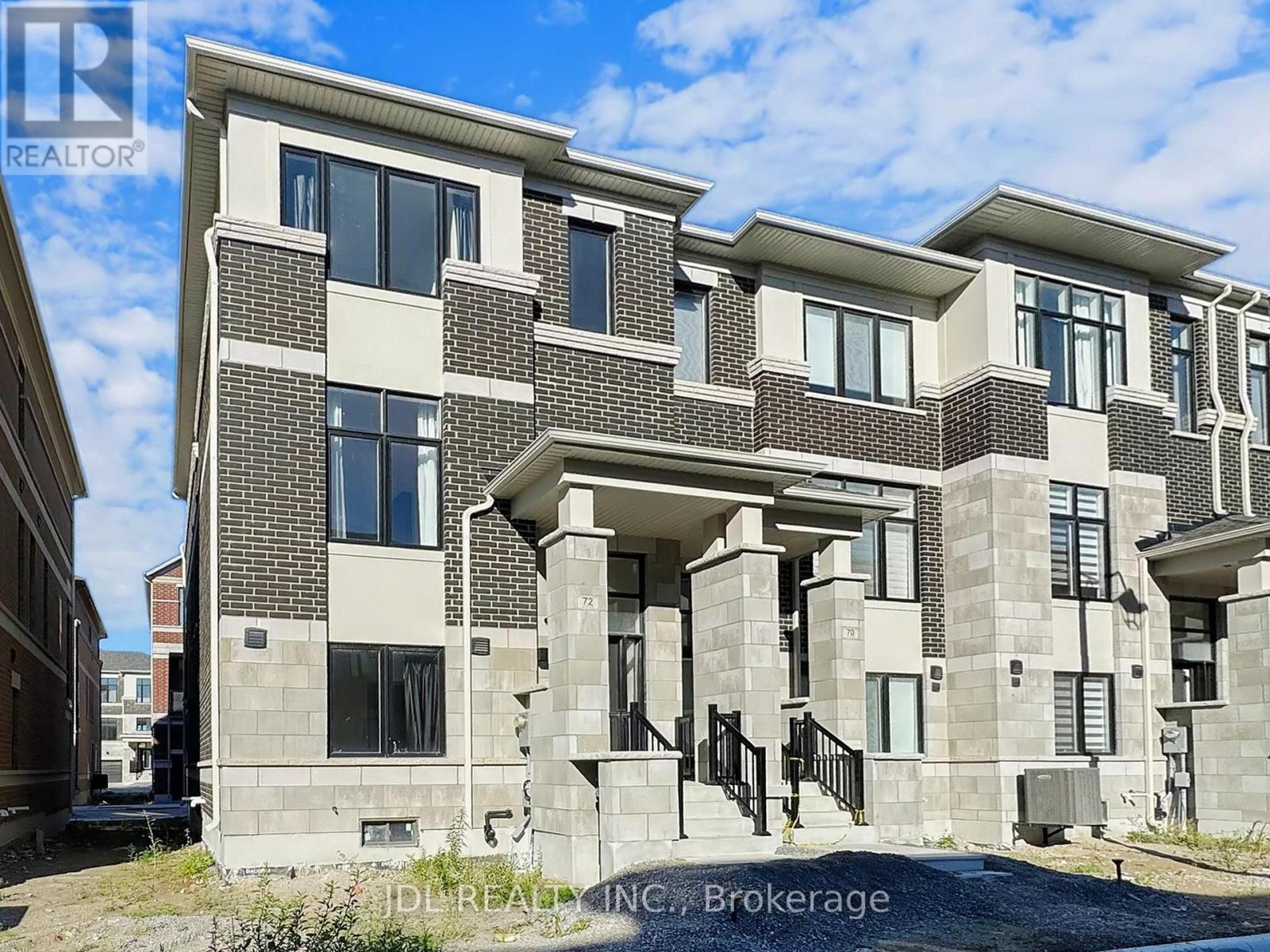 Photo 1 of 72 Millman Lane, Richmond Hill ON