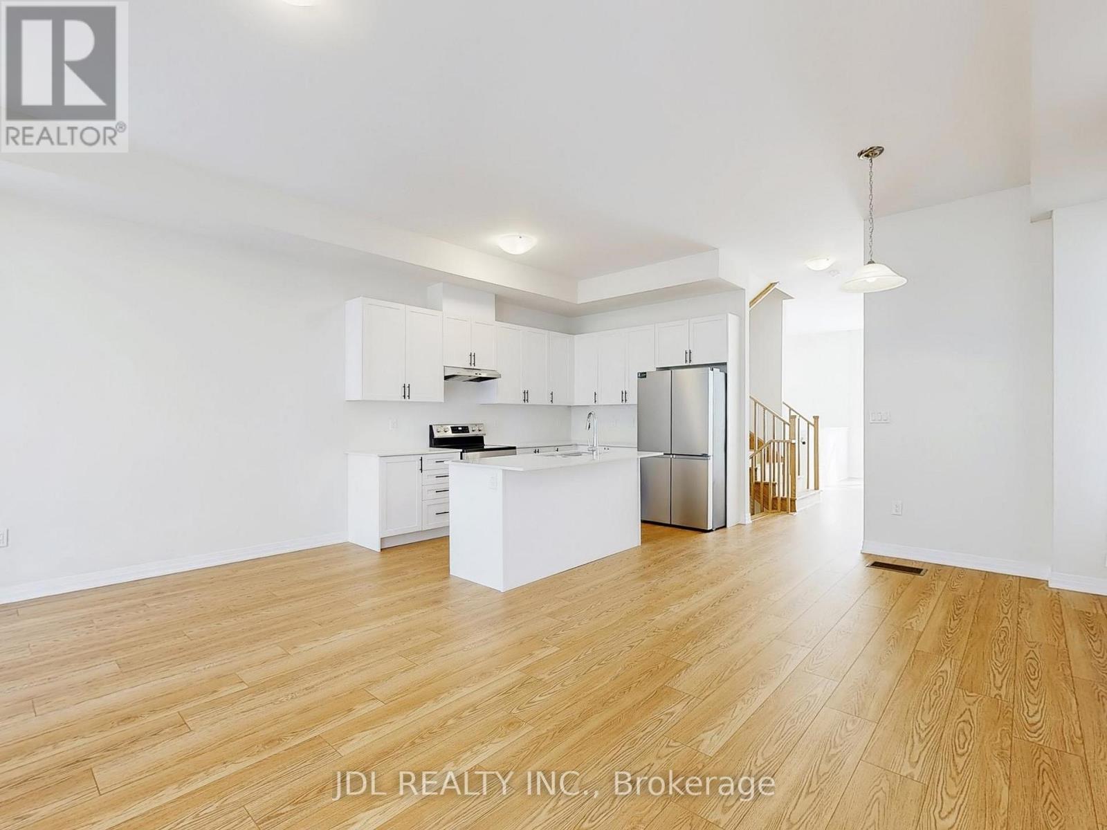 Photo 12 of 72 Millman Lane, Richmond Hill ON