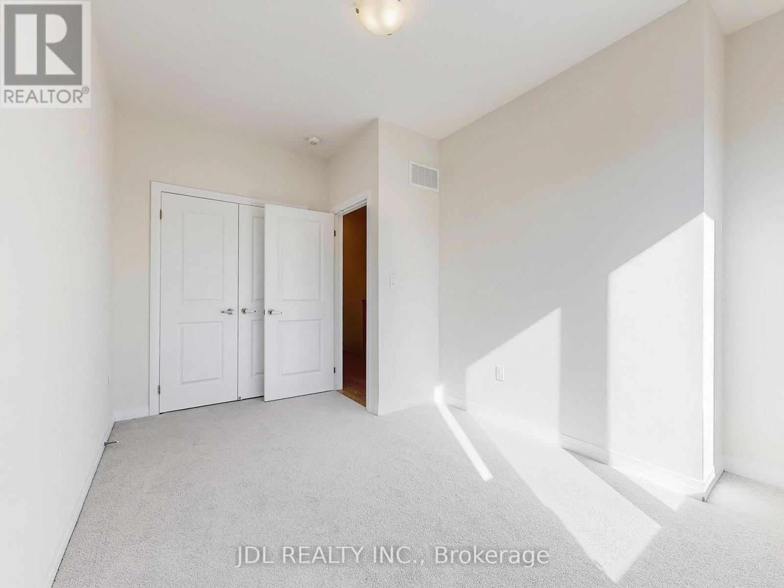 Photo 30 of 72 Millman Lane, Richmond Hill ON