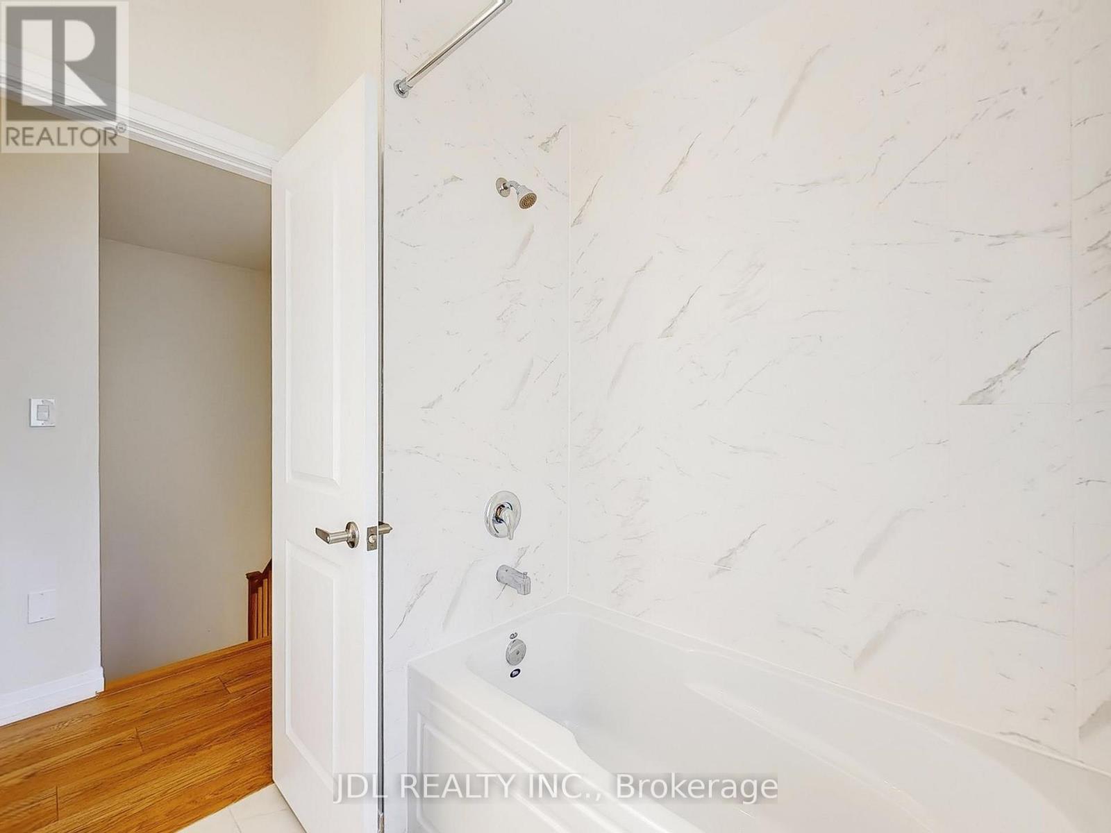 Photo 35 of 72 Millman Lane, Richmond Hill ON