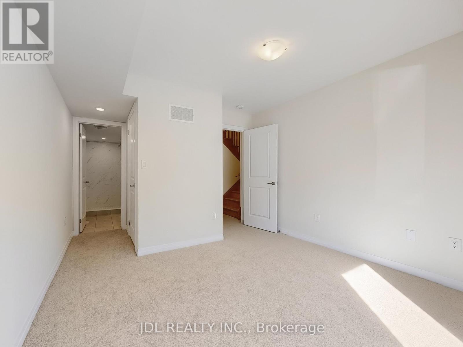 Photo 39 of 72 Millman Lane, Richmond Hill ON