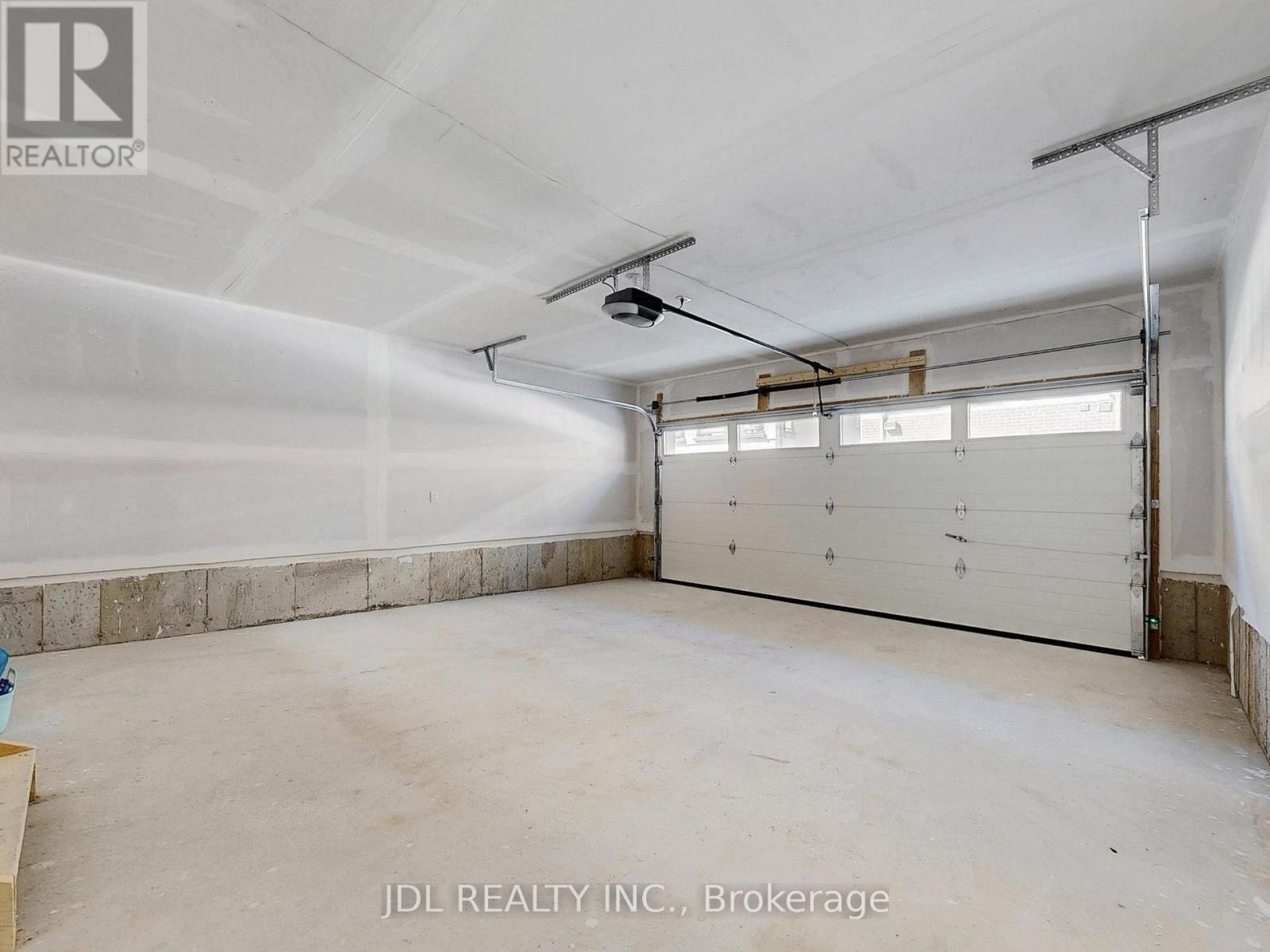 Photo 43 of 72 Millman Lane, Richmond Hill ON