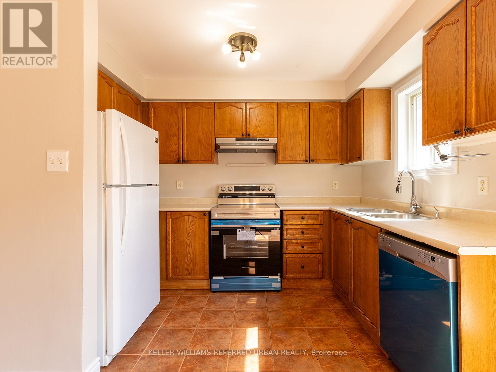 Photo 12 of 10 Coleman Drive, Barrie ON