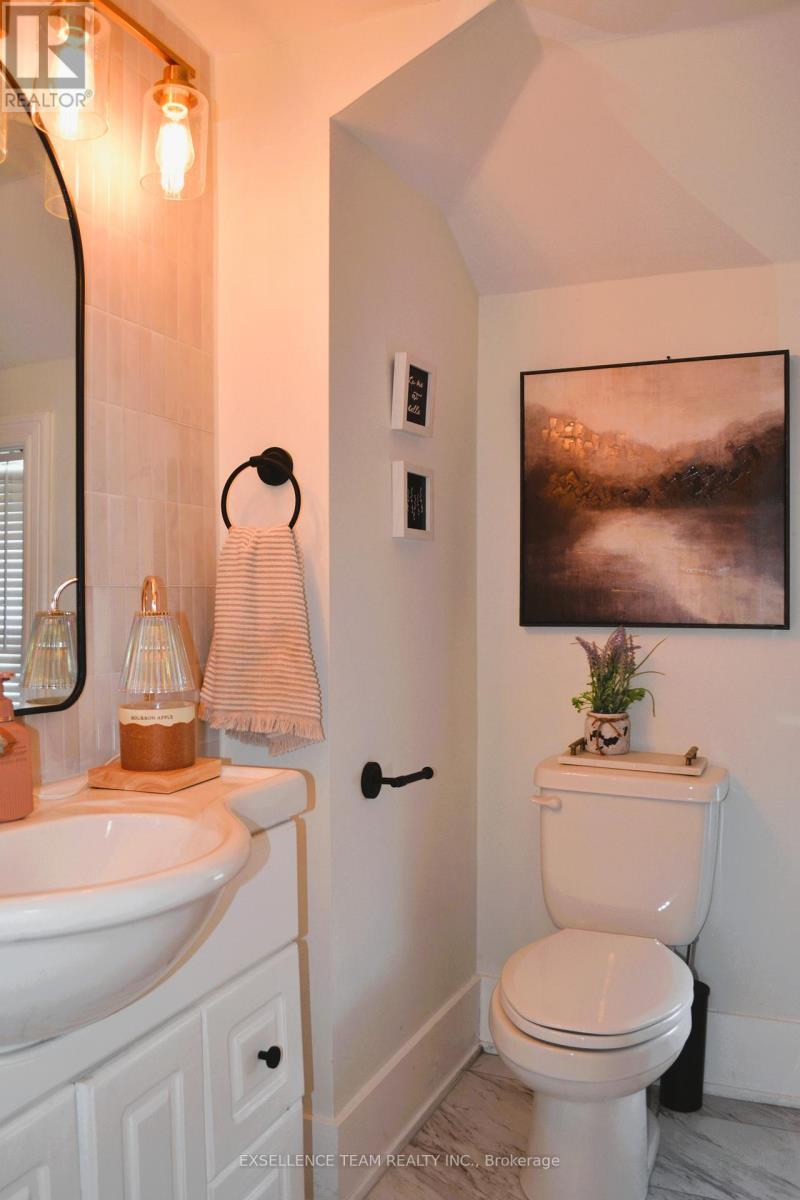 Photo 17 of 340 Sixth Street W, Cornwall ON