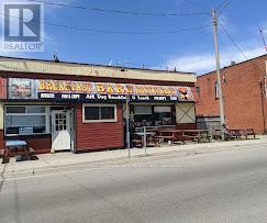 Photo 2 of 529 King Street, Welland ON