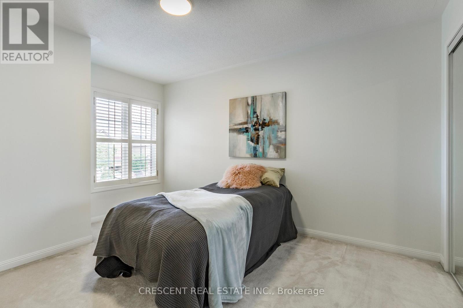 Photo 21 of 5971 Stonebriar Crescent, Mississauga ON