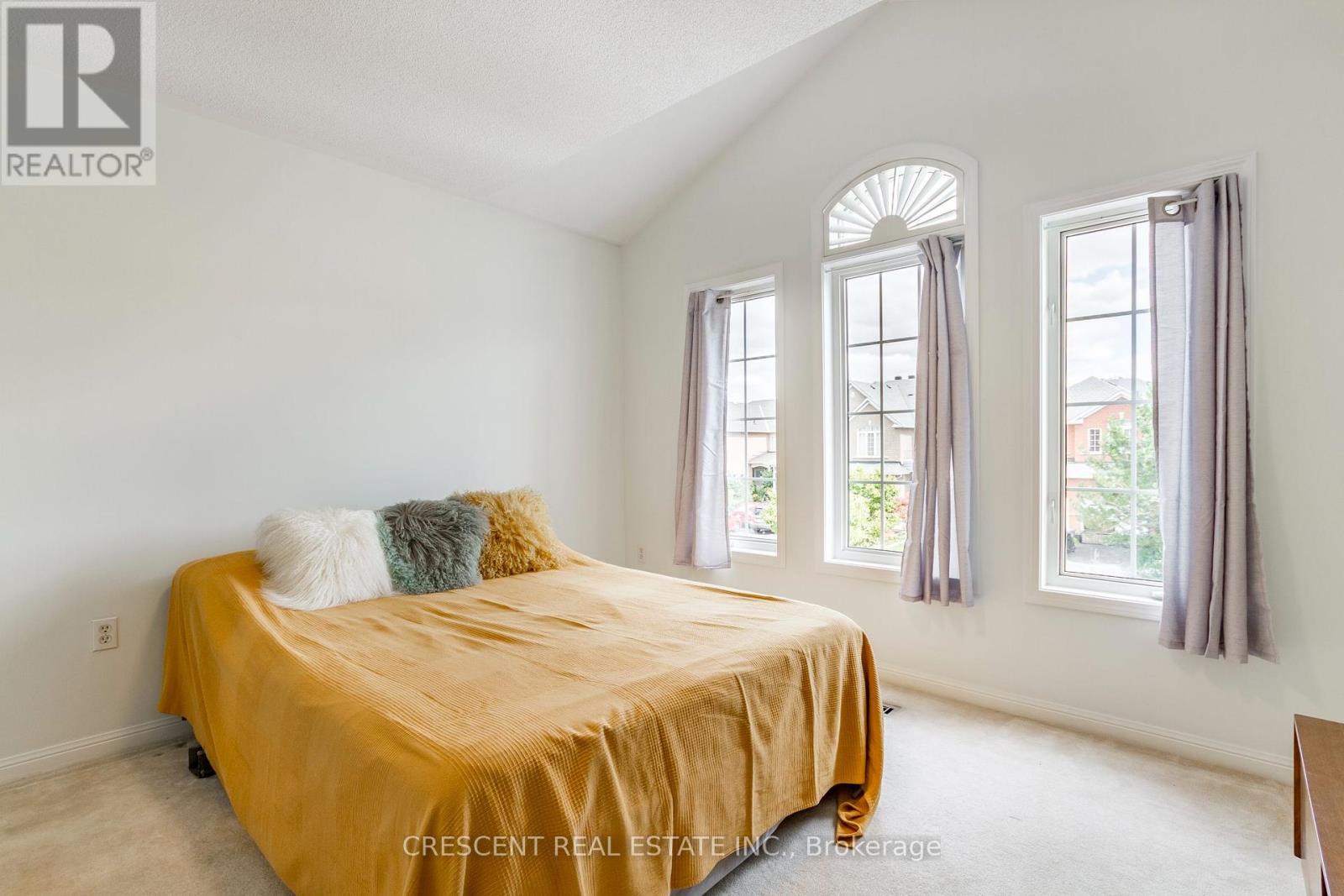 Photo 23 of 5971 Stonebriar Crescent, Mississauga ON