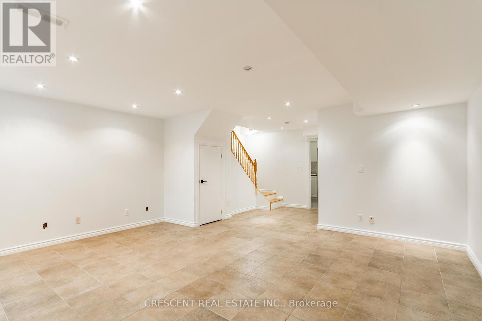 Photo 28 of 5971 Stonebriar Crescent, Mississauga ON