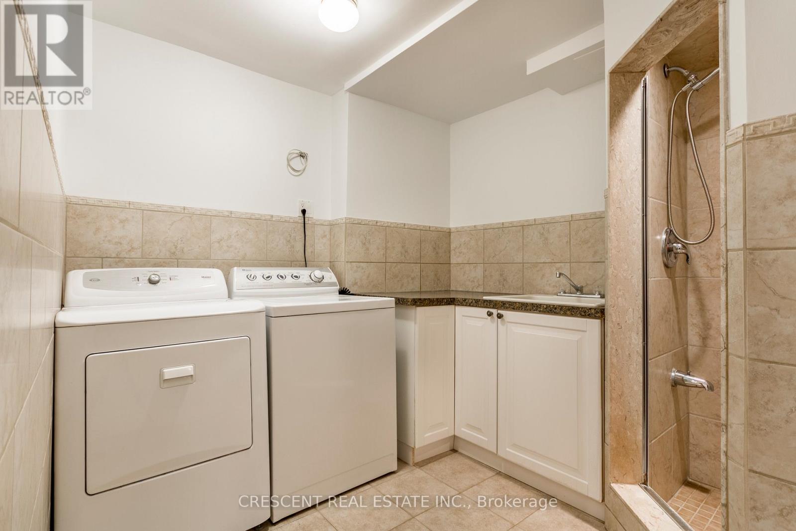 Photo 29 of 5971 Stonebriar Crescent, Mississauga ON