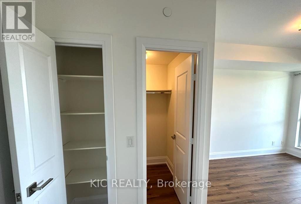 Photo 11 of 424 2 Old Mill Drive, Toronto ON
