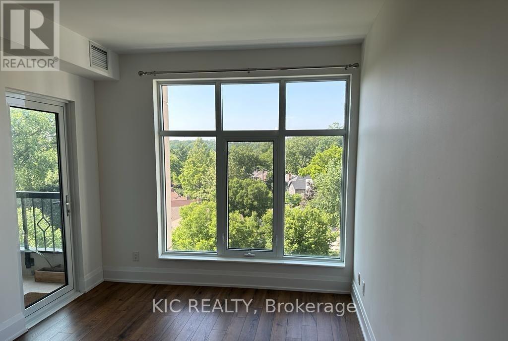 Photo 18 of 424 2 Old Mill Drive, Toronto ON