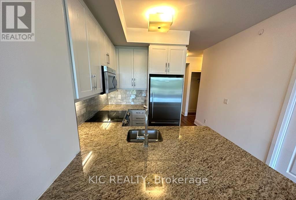 Photo 5 of 424 2 Old Mill Drive, Toronto ON