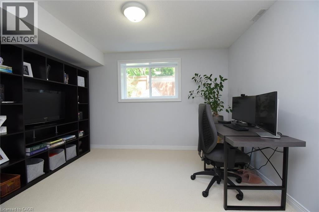 Photo 40 of 2980 Guire Common, Burlington ON