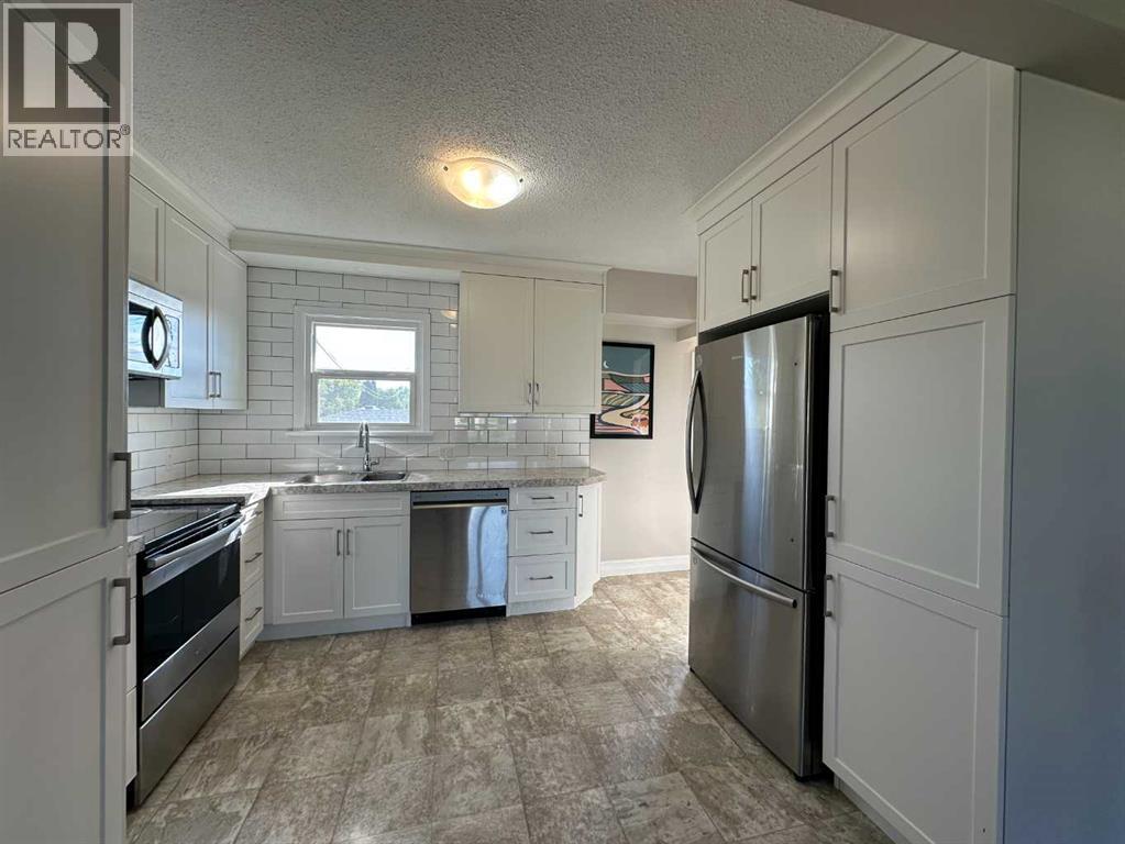 Photo 5 of 5401 58 Street, Ponoka AB
