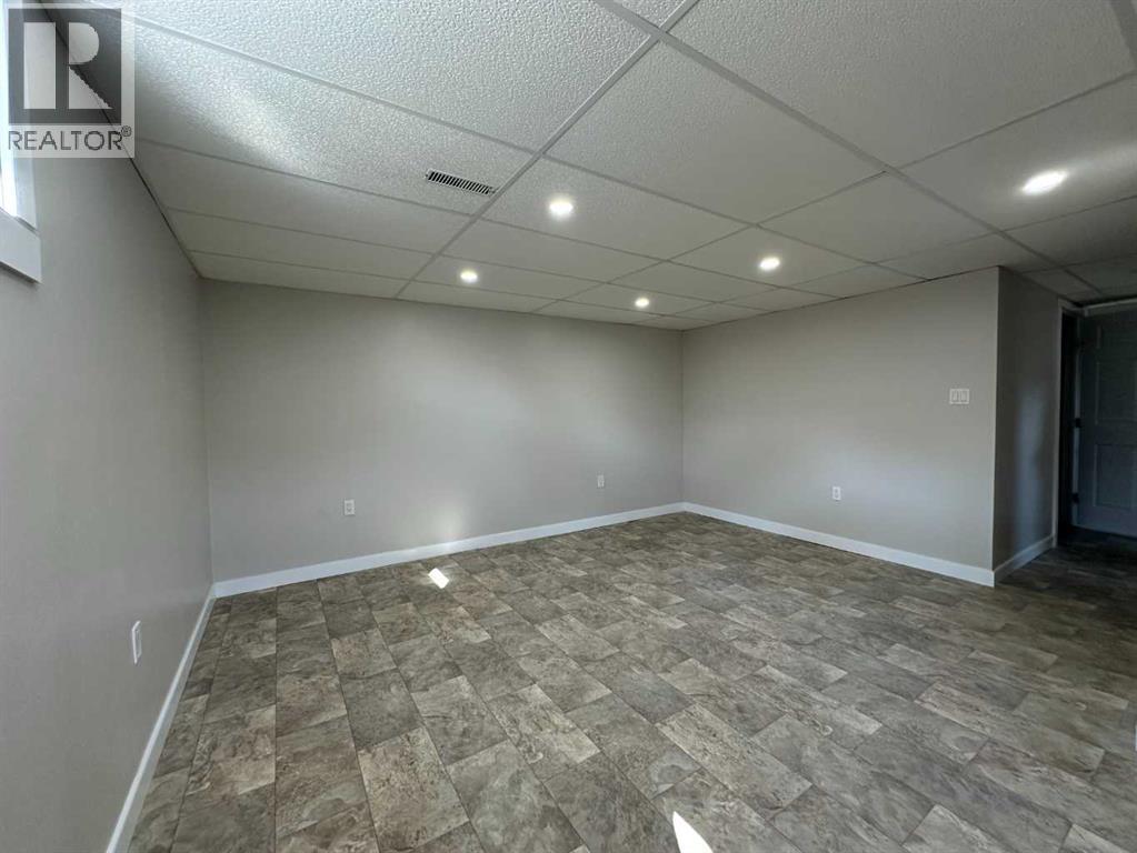 Photo 11 of 5401 58 Street, Ponoka AB