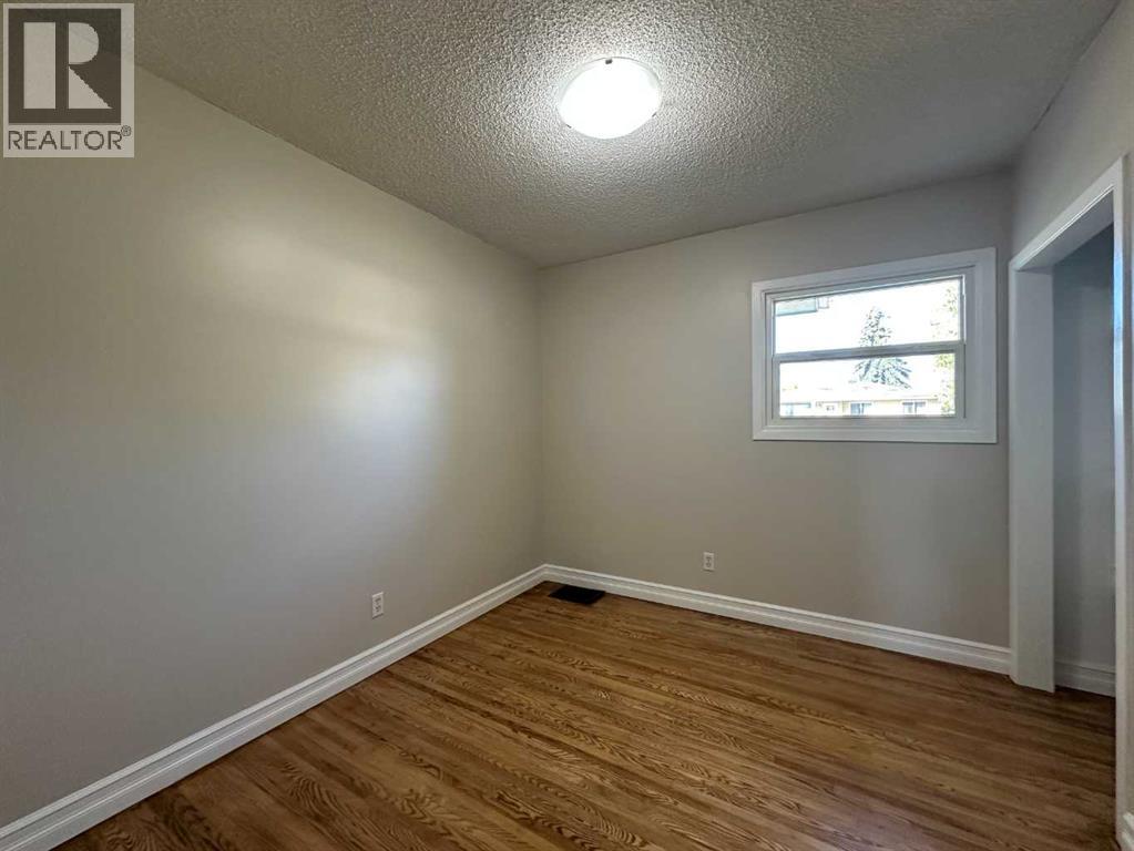 Photo 9 of 5401 58 Street, Ponoka AB